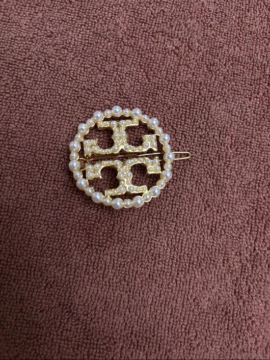 Tory Burch Accessories - Tory Burch Gold Pearl Round  Hair Clip